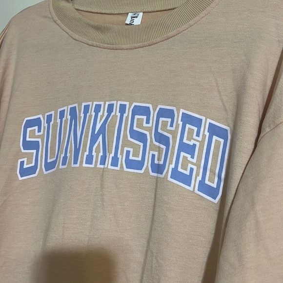 3/$25 Sunkissed oversized pullover - Picture 2 of 4